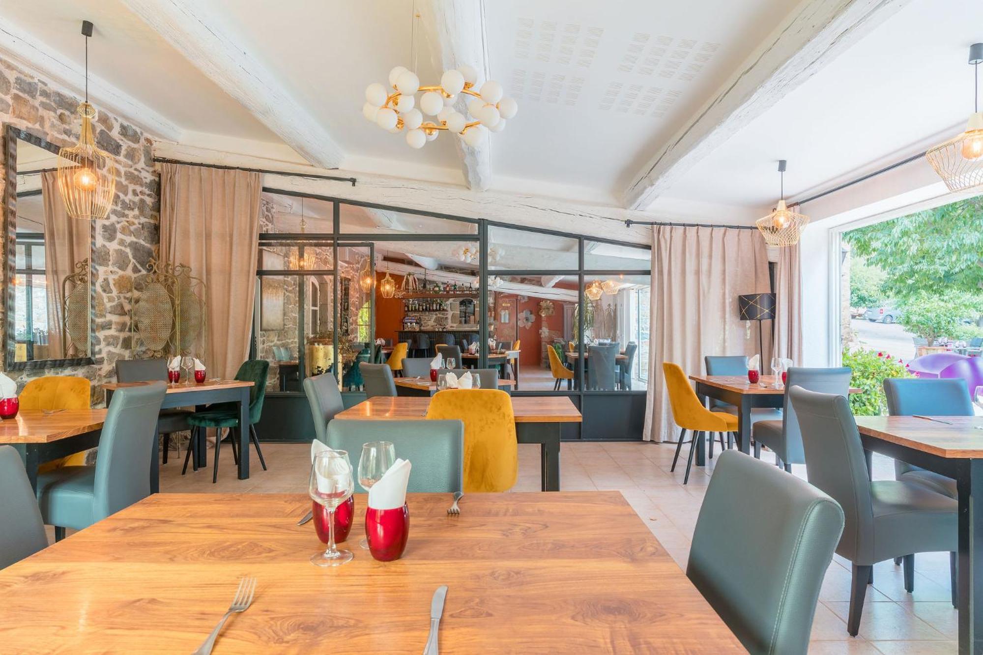 Logis Hotel Restaurant Le Pradinas Андюз Экстерьер фото